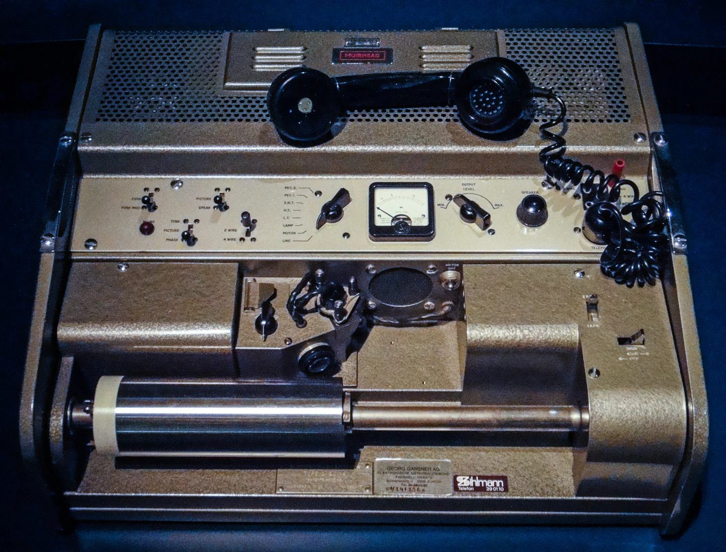 Foto van een Muirhead faxapparaat van omstreeks 1960 in een museum